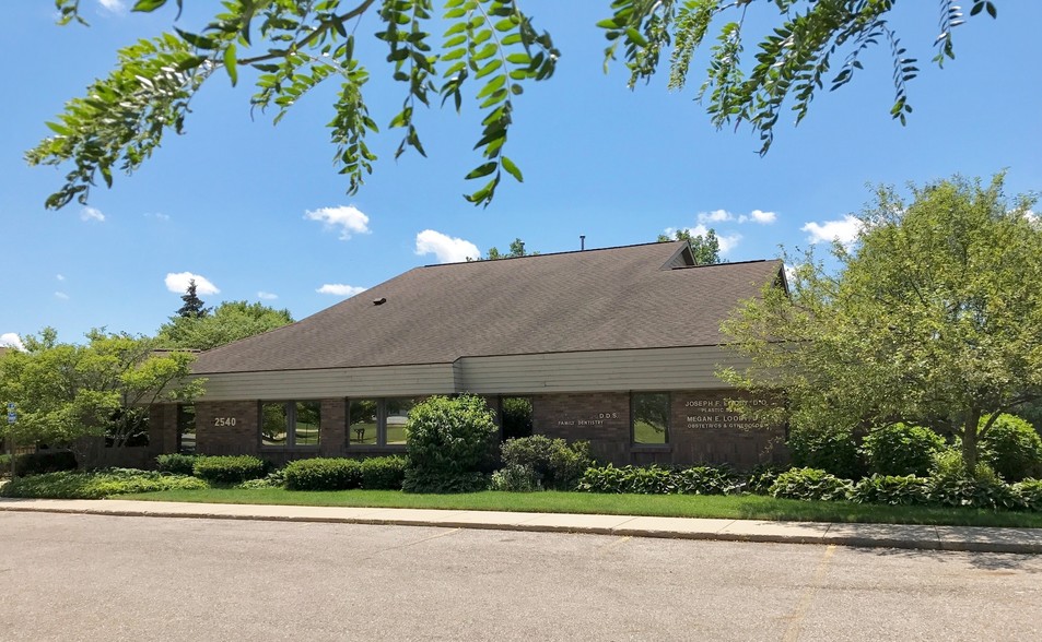 2540 Woodmeadow Dr SE, Grand Rapids, MI for sale - Building Photo - Image 1 of 1