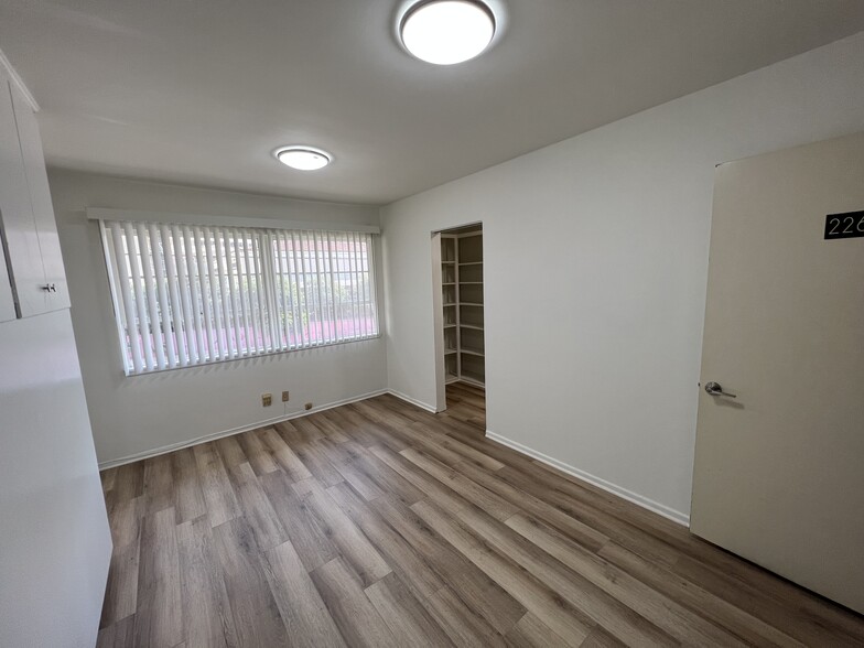 1545 N Verdugo Rd, Glendale, CA for rent - Interior Photo - Image 3 of 13