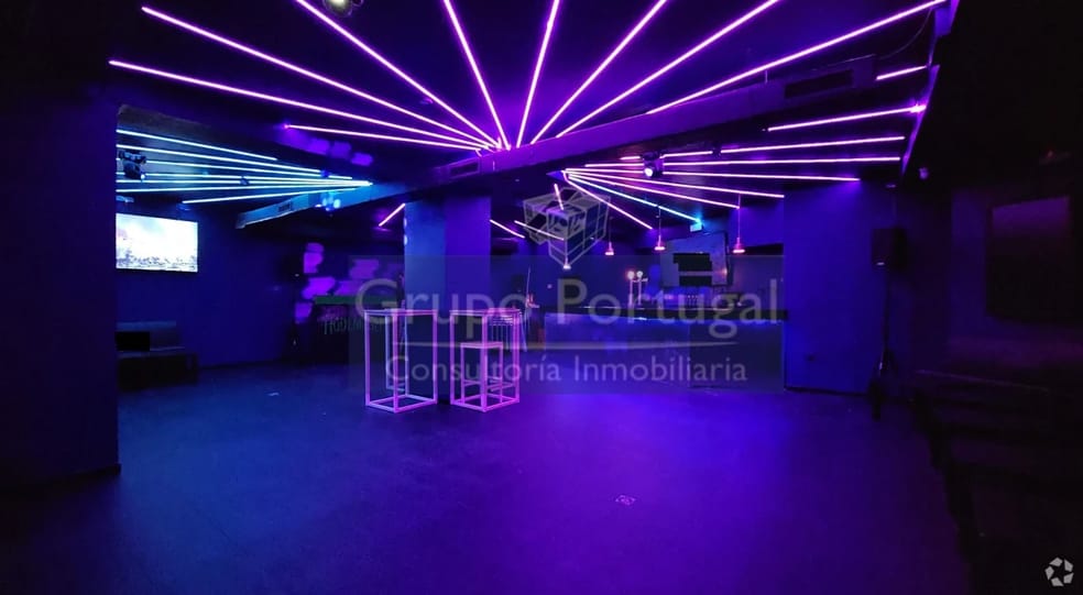 Retail in Madrid, Madrid to rent - Interior Photo - Image 1 of 1