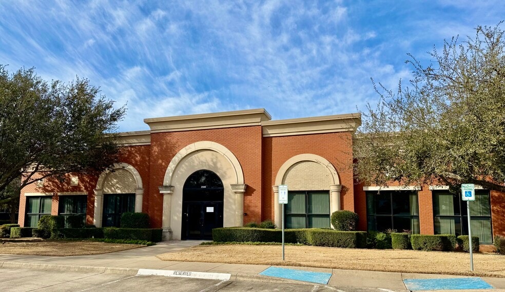 2560 SW Grapevine Pky, Grapevine, TX to rent - Building Photo - Image 1 of 6