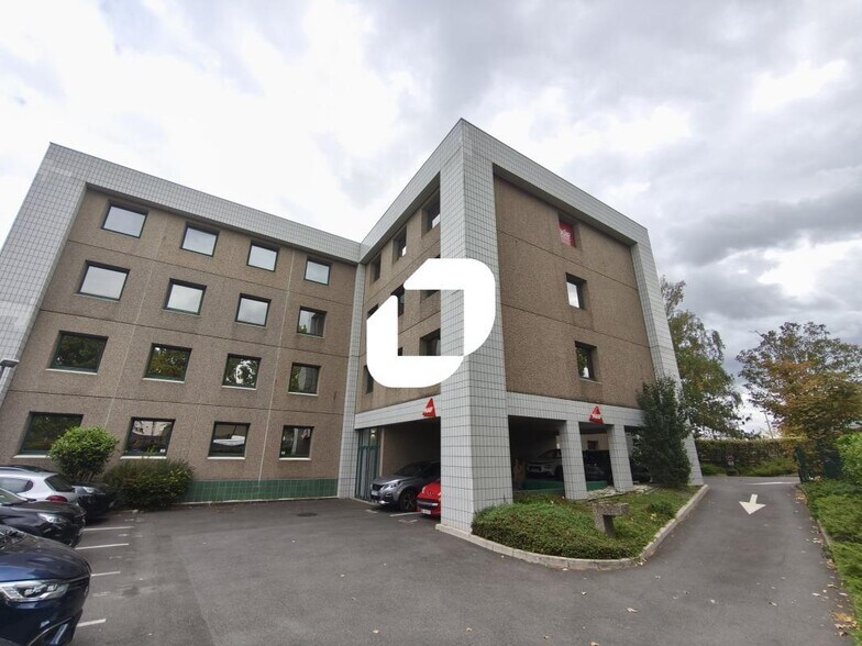 Office in Créteil to rent - Building Photo - Image 1 of 6