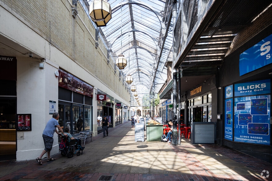 Liverpool Rd, Worthing to rent - Building Photo - Image 3 of 6