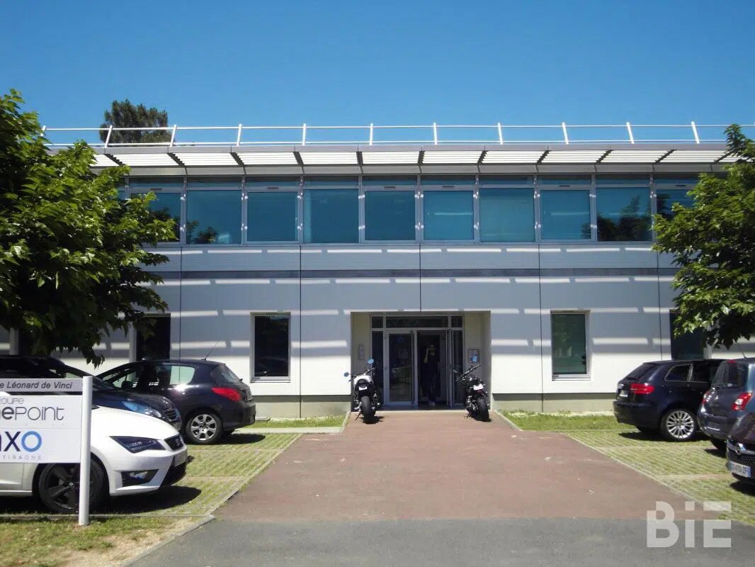 Office in Pessac to rent Building Photo- Image 1 of 8