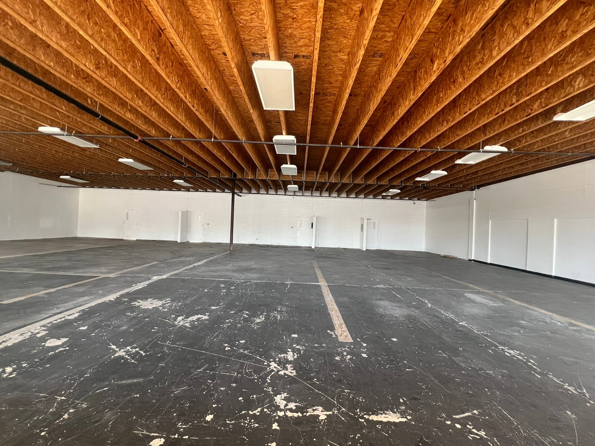 11001 N 99th Ave, Peoria, AZ to rent Interior Photo- Image 1 of 2