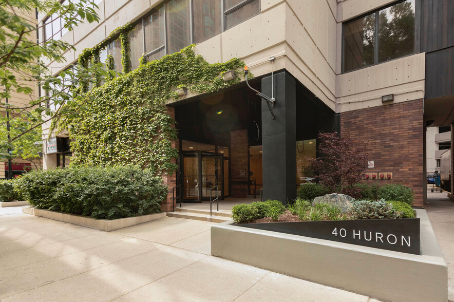 40 E Huron St, Chicago, IL for rent - Building Photo - Image 1 of 17