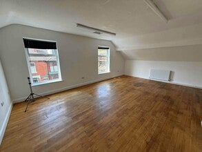 1 Vale Vw, Newcastle Under Lyme to rent Interior Photo- Image 1 of 3