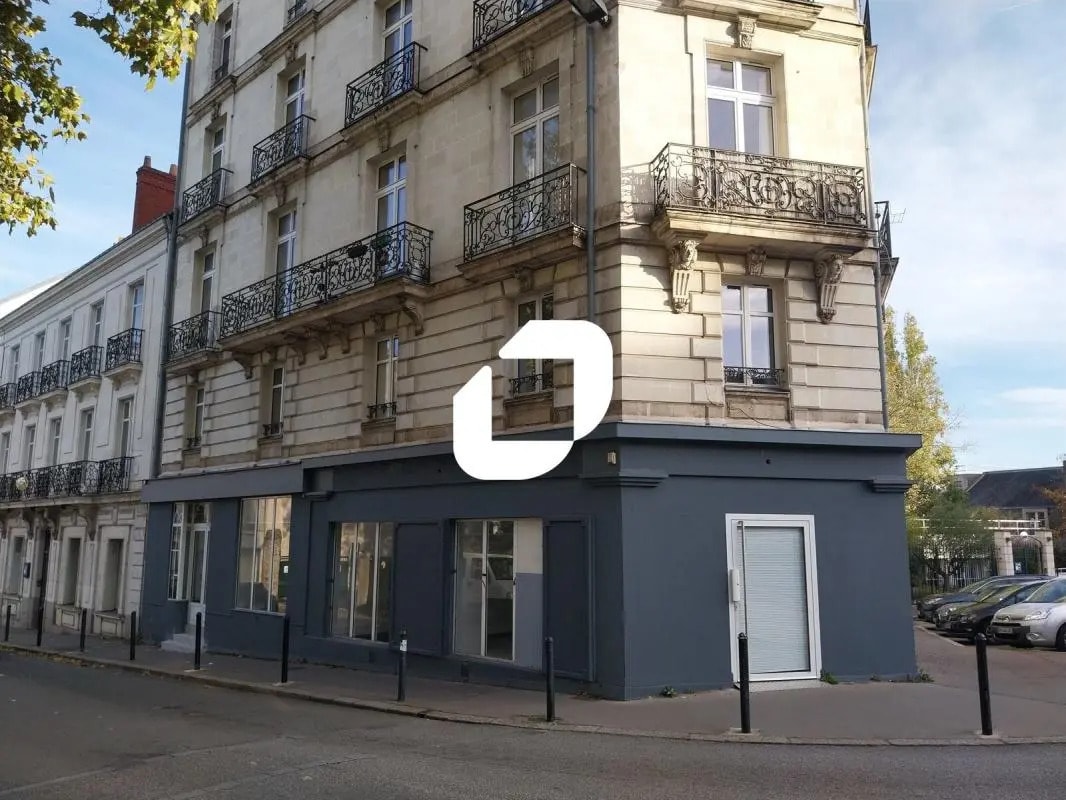 2 Place Saint Similien, Nantes to rent Building Photo- Image 1 of 20