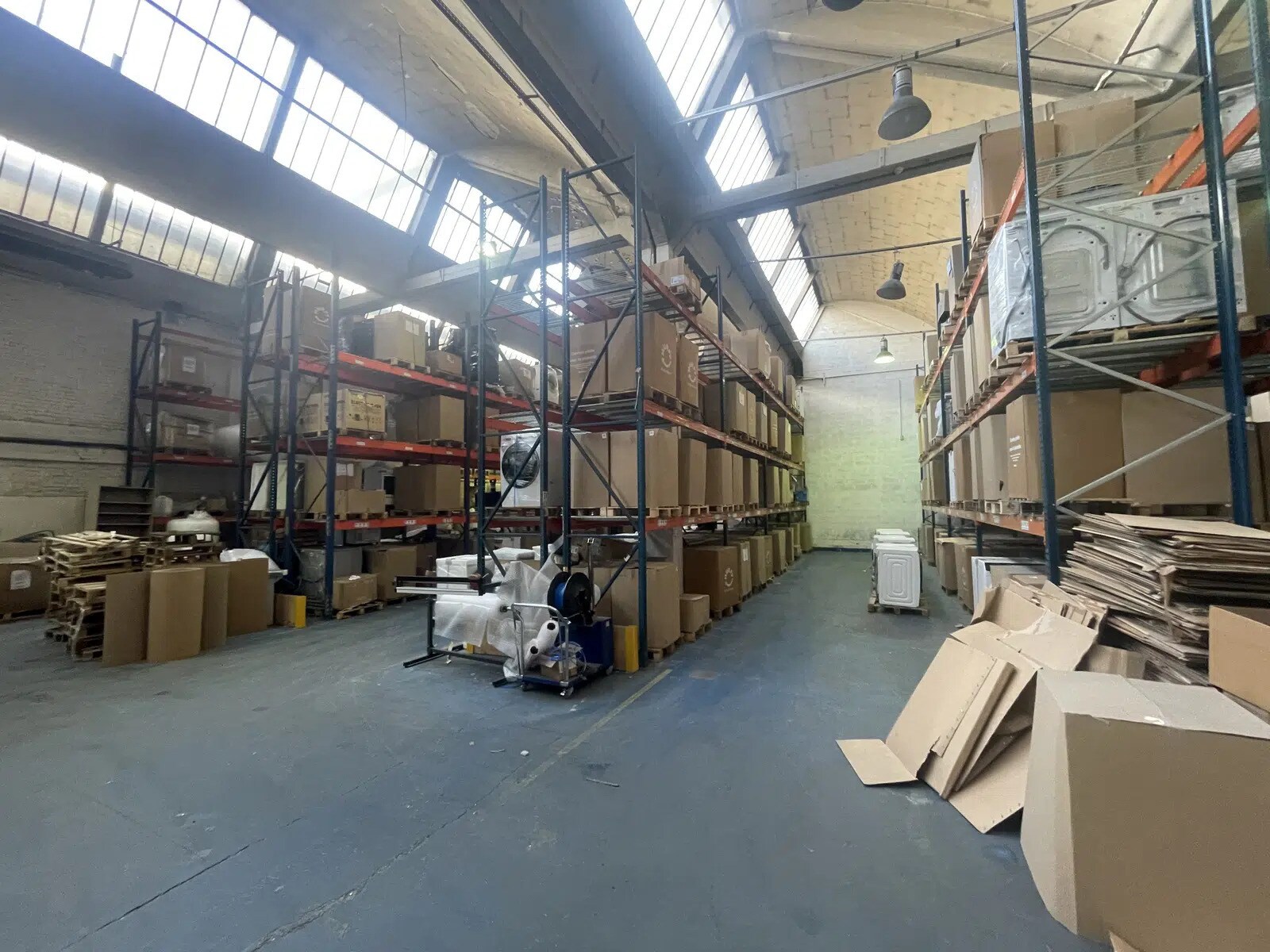 Light Industrial in Bobigny to rent Interior Photo- Image 1 of 6