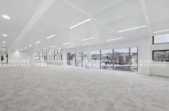 892-896 Rue Yves Kermen, Boulogne-Billancourt to rent Interior Photo- Image 2 of 4