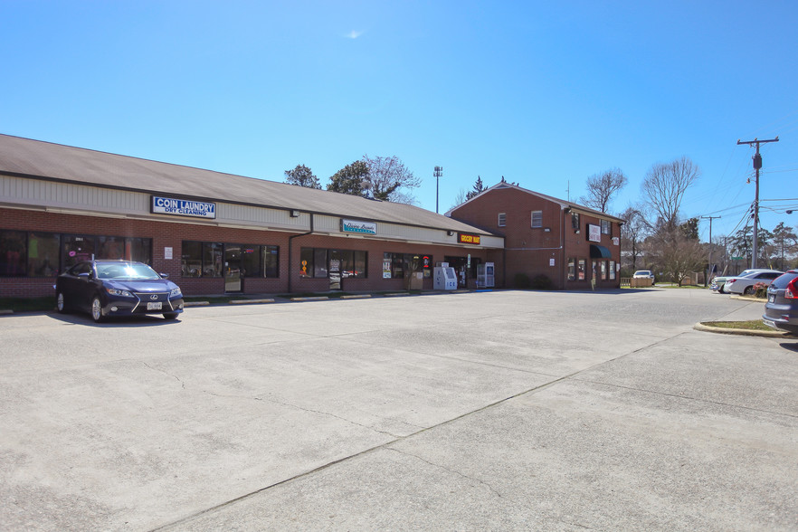 2210 Old Williamsburg Rd, Yorktown, VA for rent - Building Photo - Image 1 of 3