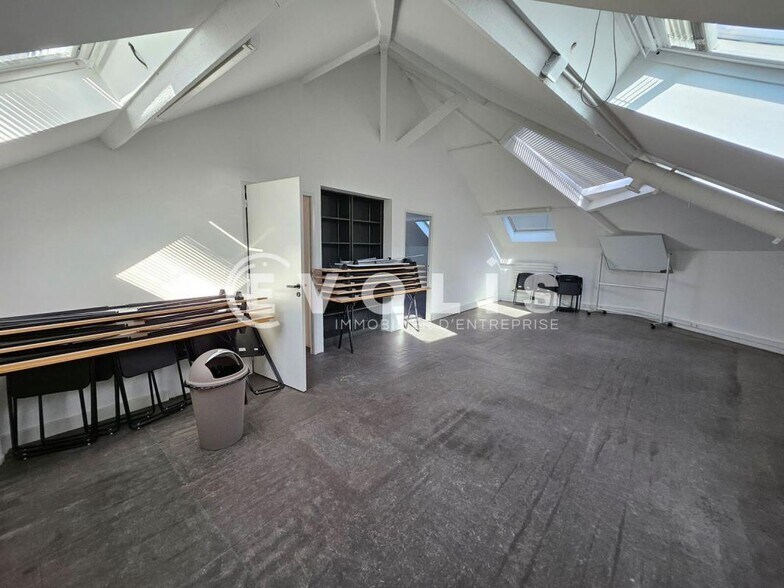 Office in Montrouge to rent - Building Photo - Image 2 of 30
