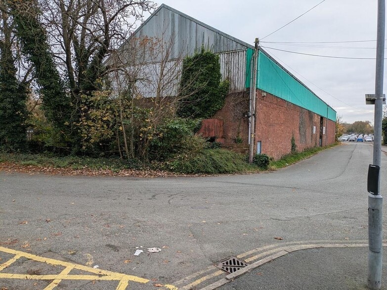 Hooton Rd, Ellesmere Port for sale - Building Photo - Image 3 of 6