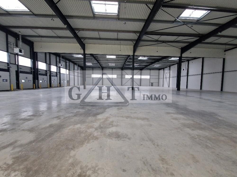 Industrial in La Courneuve to rent Interior Photo- Image 1 of 8