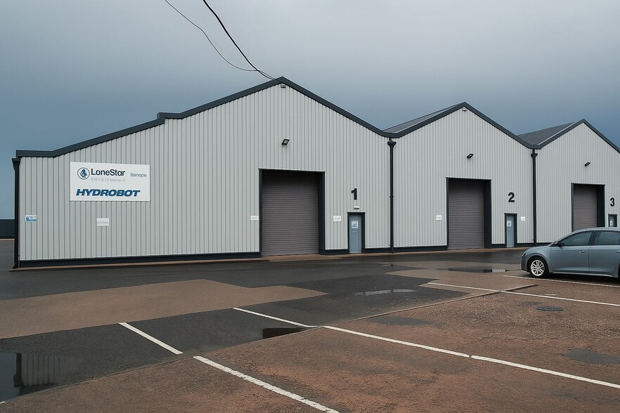 Dixon Rd, Wolverhampton to rent - Primary Photo - Image 1 of 2