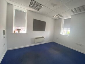 Burns Ln, Mansfield to rent Interior Photo- Image 2 of 5