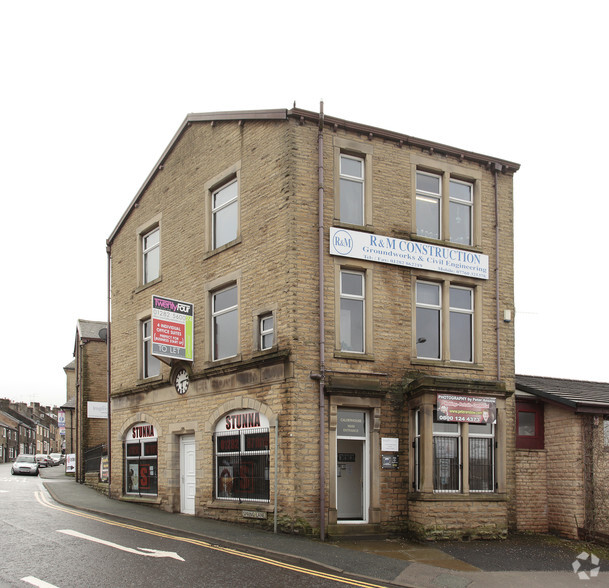 Spring Ln, Colne for rent - Building Photo - Image 2 of 20