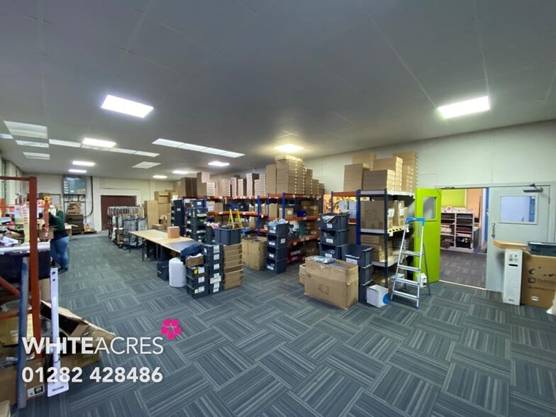 Gertrude St, Nelson to rent - Interior Photo - Image 3 of 18