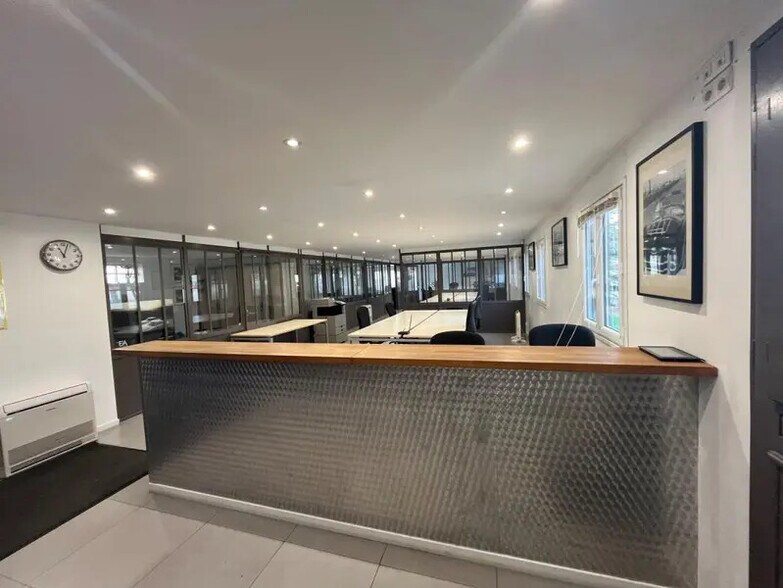 29 Route De Versailles, Champlan to rent - Interior Photo - Image 1 of 8
