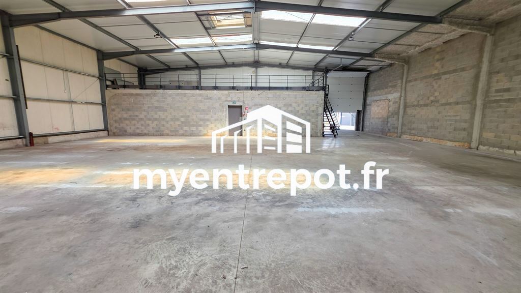 Light Industrial in ROQUEFORT LA BEDOULE to rent Building Photo- Image 1 of 9