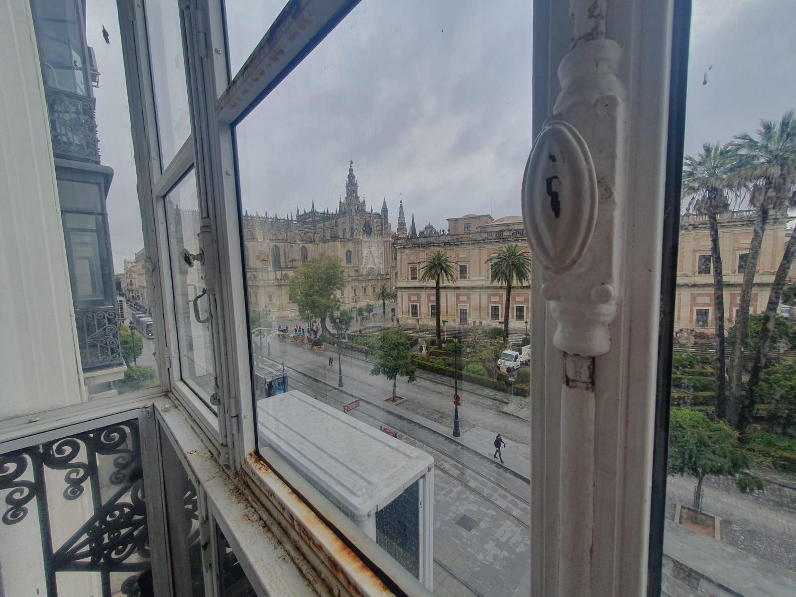 Office in SEVILLA, Sevilla to rent Building Photo- Image 1 of 17