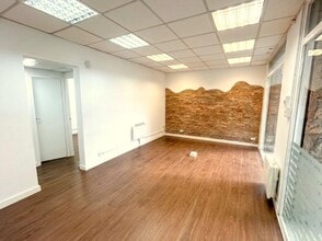 Retail in Barcelona, Barcelona to rent Interior Photo- Image 1 of 3