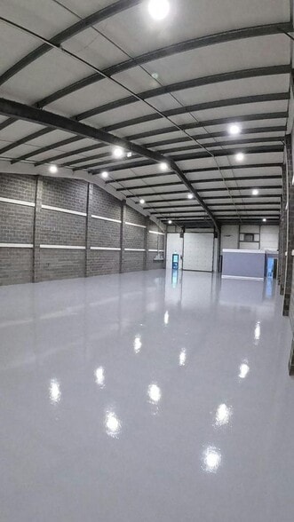 2 Roundwood Dr, St Helens to rent - Building Photo - Image 2 of 7