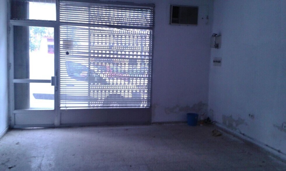 Retail in Cáceres, Cáceres to rent - Building Photo - Image 3 of 3