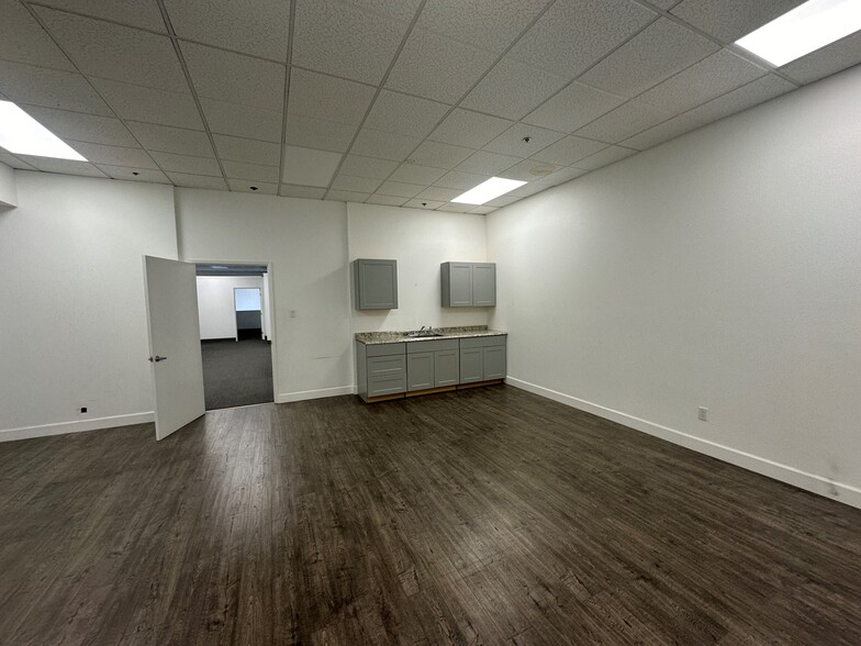 455 Lopes Rd, Fairfield, CA for rent - Building Photo - Image 3 of 14