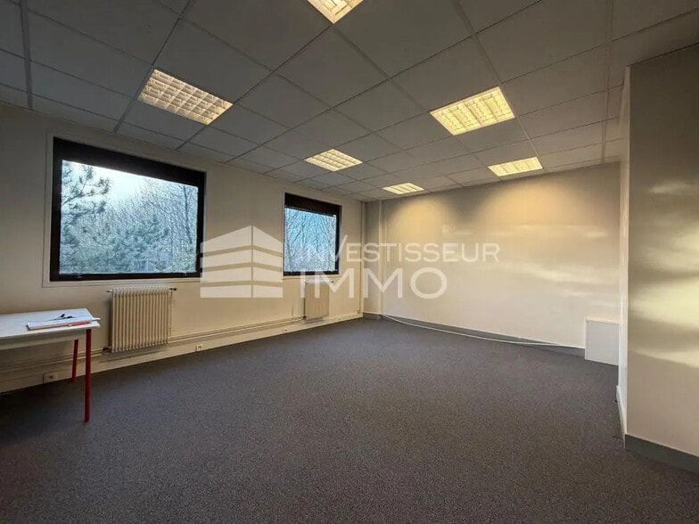 Office in Lognes to rent - Interior Photo - Image 3 of 4