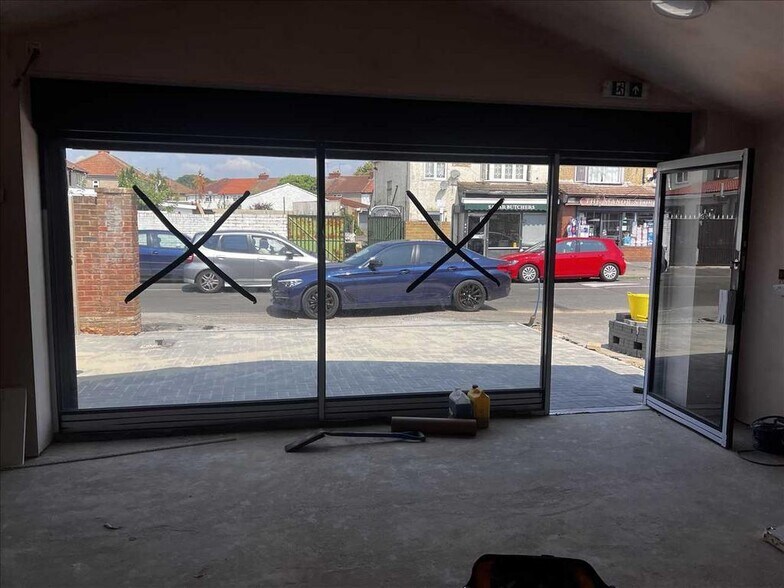 Villiers Rd, Slough to rent - Building Photo - Image 3 of 5