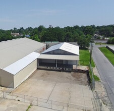 1101 Louisville Rd, Savannah, GA to rent Interior Photo- Image 1 of 4