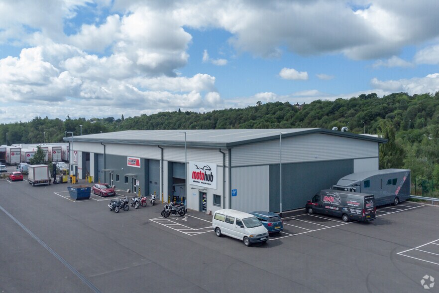 Shelton Blvd, Stoke On Trent to rent - Building Photo - Image 3 of 3