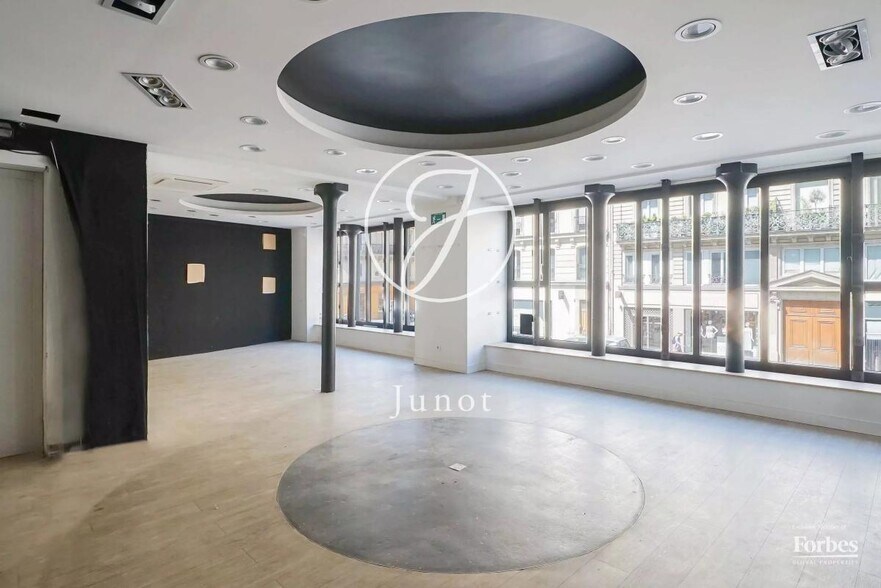 Build-to-Rent in Paris for sale - Interior Photo - Image 2 of 11