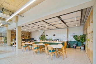 111-119 Seven Sisters Rd, London to rent Interior Photo- Image 2 of 8