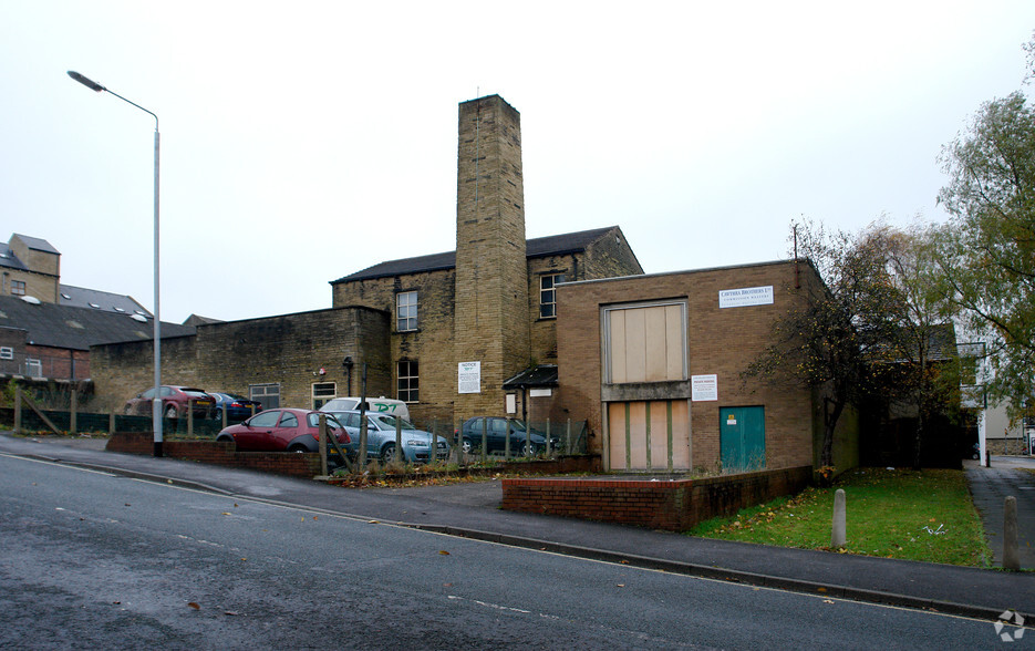 Gibbet St, Halifax for rent - Building Photo - Image 2 of 2