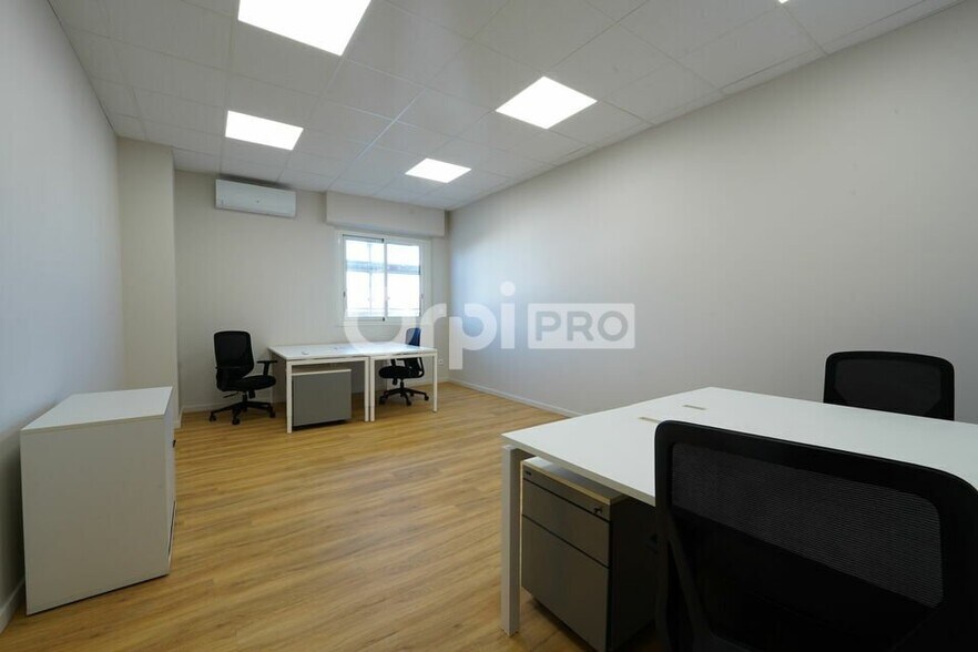 56 Avenue Lefèvre, Vaulx-en-Velin to rent - Building Photo - Image 3 of 6