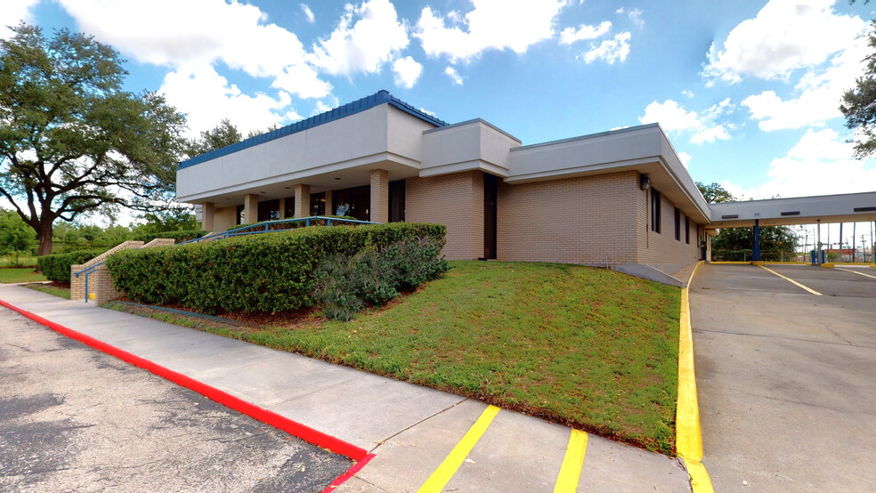 4101 Clinton Dr, Houston, TX for sale - Building Photo - Image 1 of 1