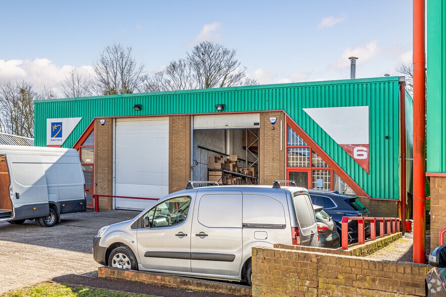 Arden Press Way, Letchworth Garden City to rent - Primary Photo - Image 1 of 3