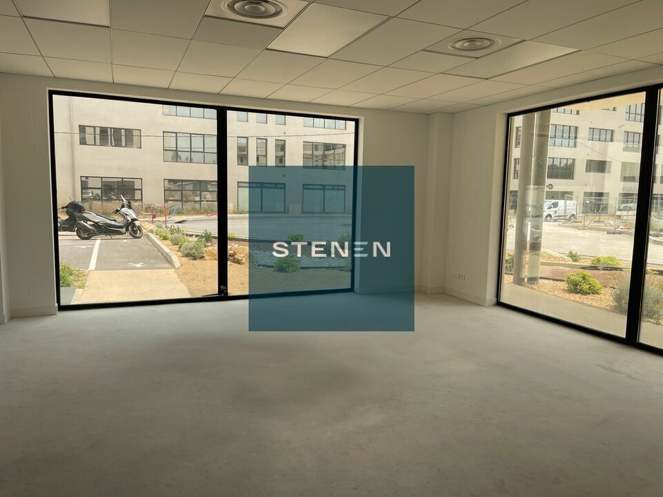 Office in Aubagne to rent Building Photo- Image 1 of 7