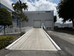 10880 NW 27th St, Miami, FL for rent Building Photo- Image 2 of 10