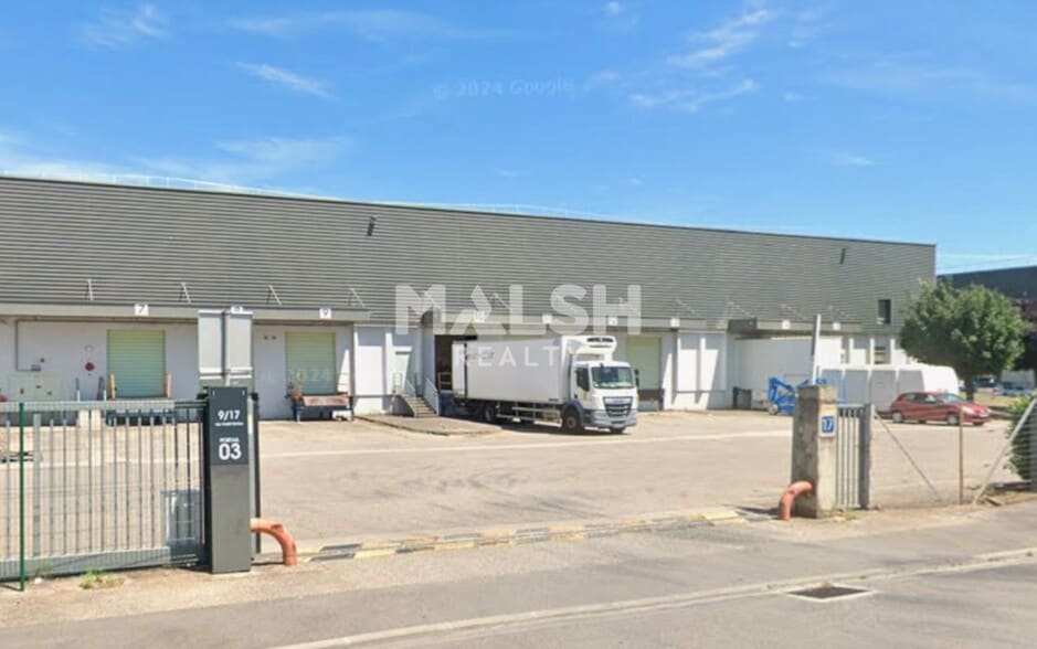 Light Industrial in Vénissieux to rent - Building Photo - Image 2 of 2