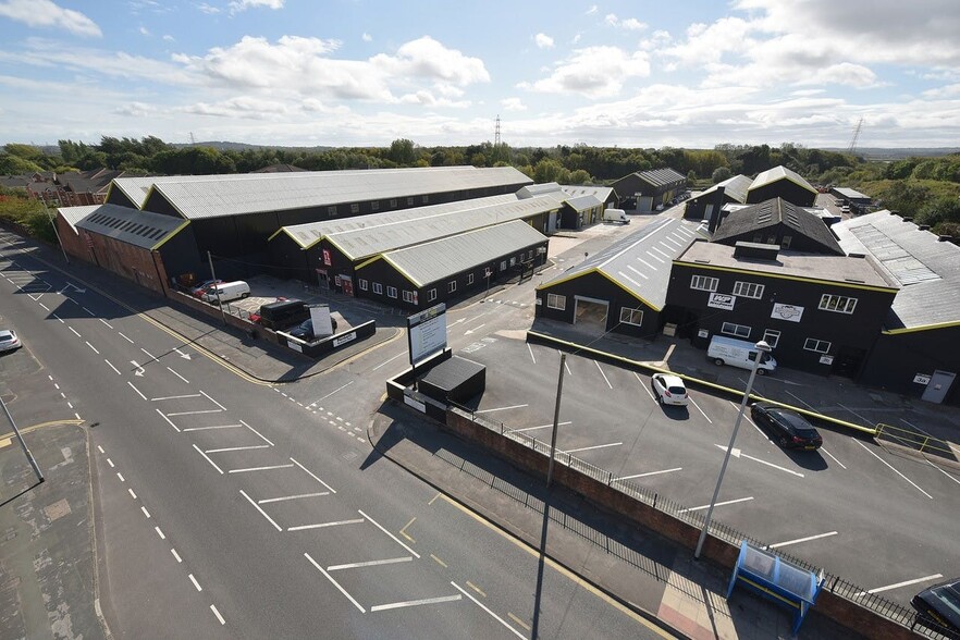 Penketh Business Park Rd, Warrington to rent - Building Photo - Image 2 of 7