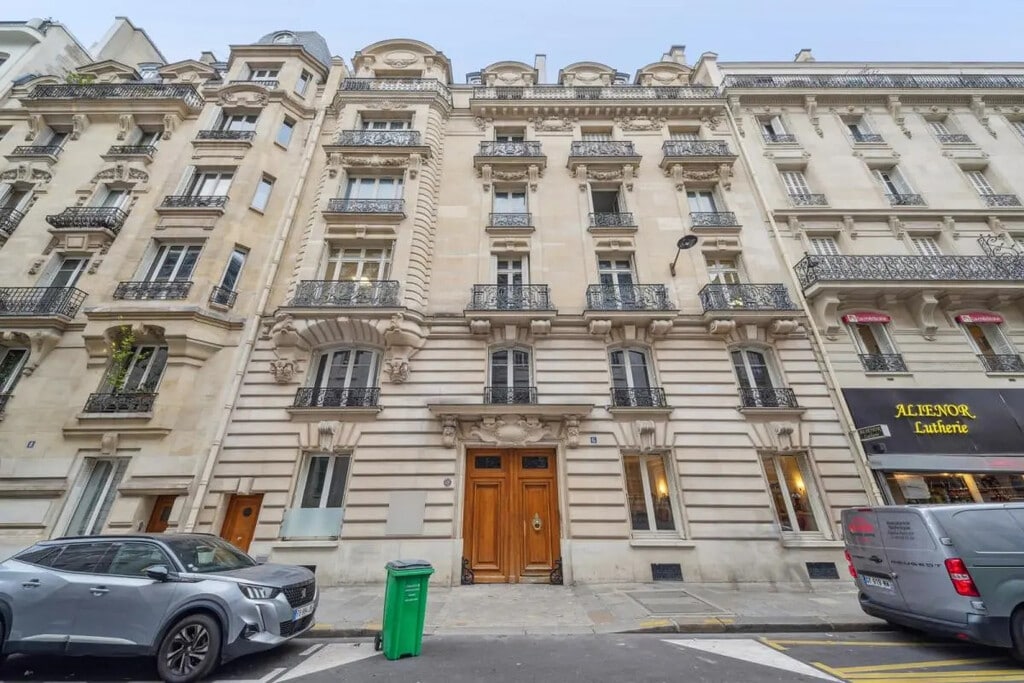 Location Bureaux 224 m² - Photo 1