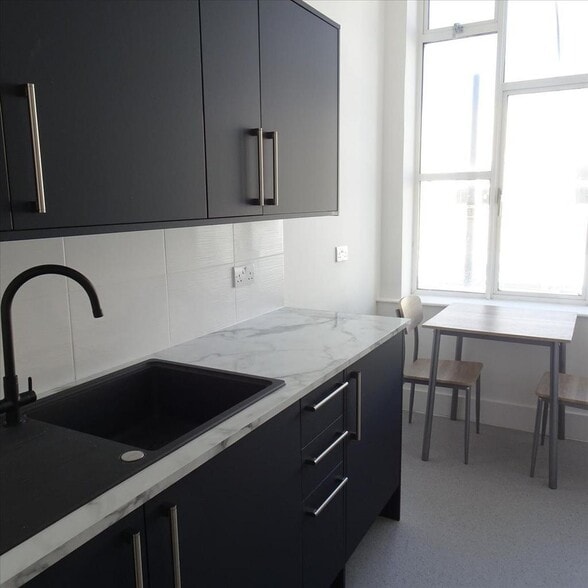 119-123C King St, London to rent - Building Photo - Image 3 of 5