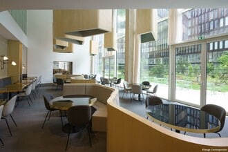 7-11 Rue Touzet-Gaillard, Saint-Ouen-sur-Seine to rent Interior Photo- Image 1 of 2