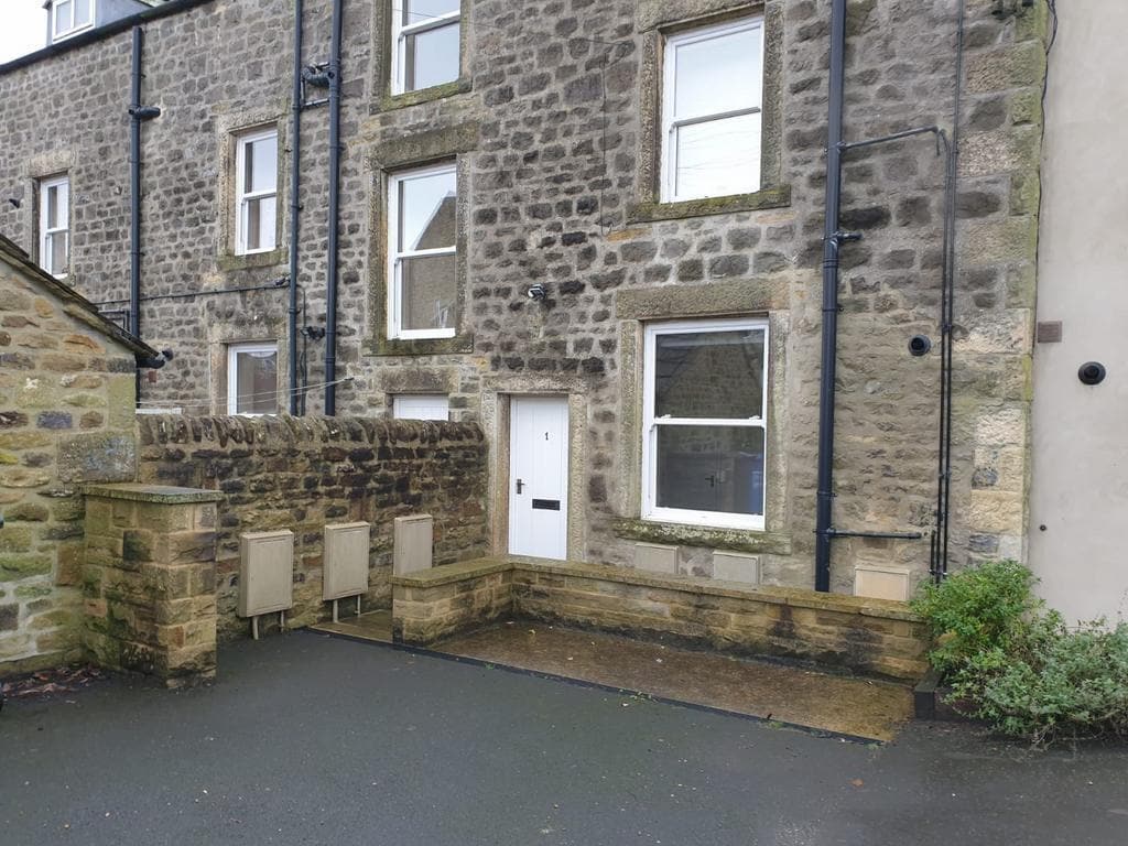 Hellifield, Skipton to rent Building Photo- Image 1 of 7