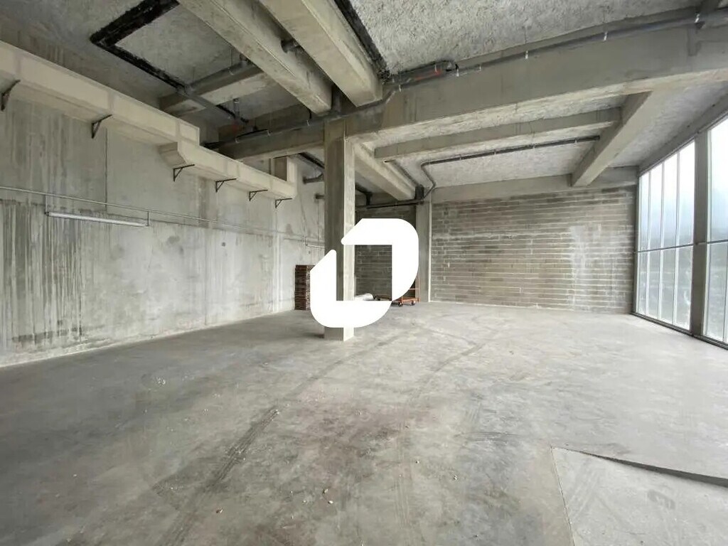 Location Local d'activités 176 m² - Photo 1