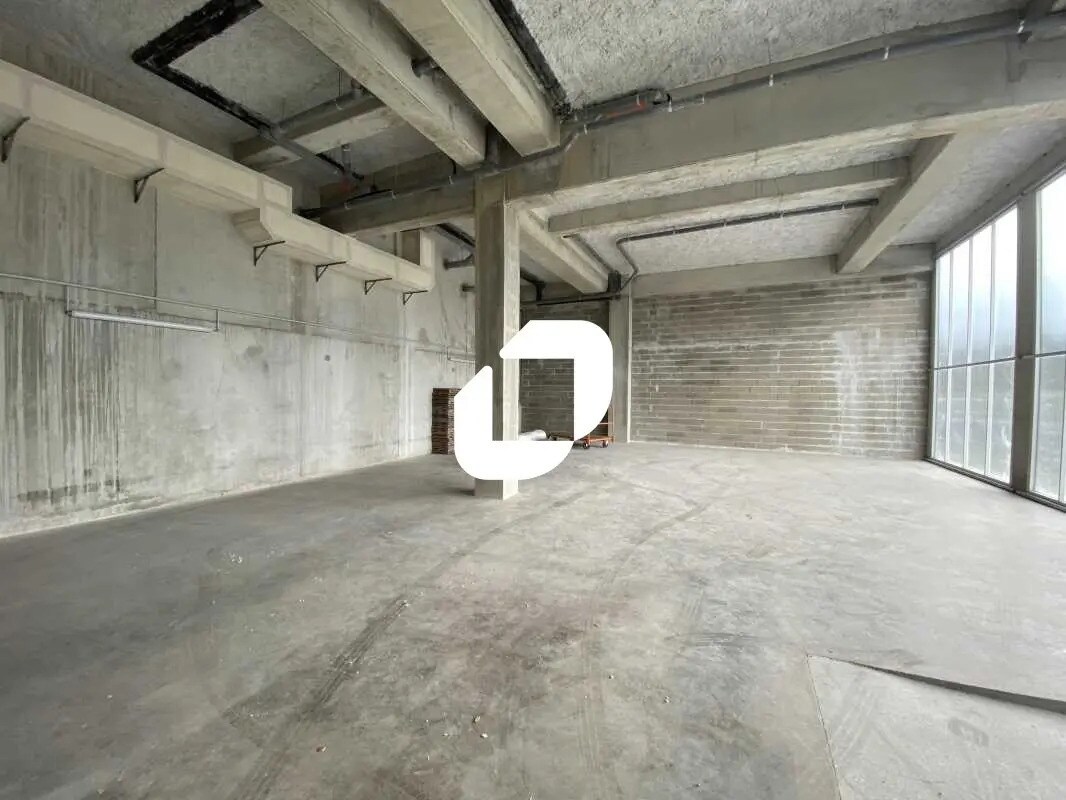 Light Industrial in Bordeaux to rent Interior Photo- Image 1 of 6
