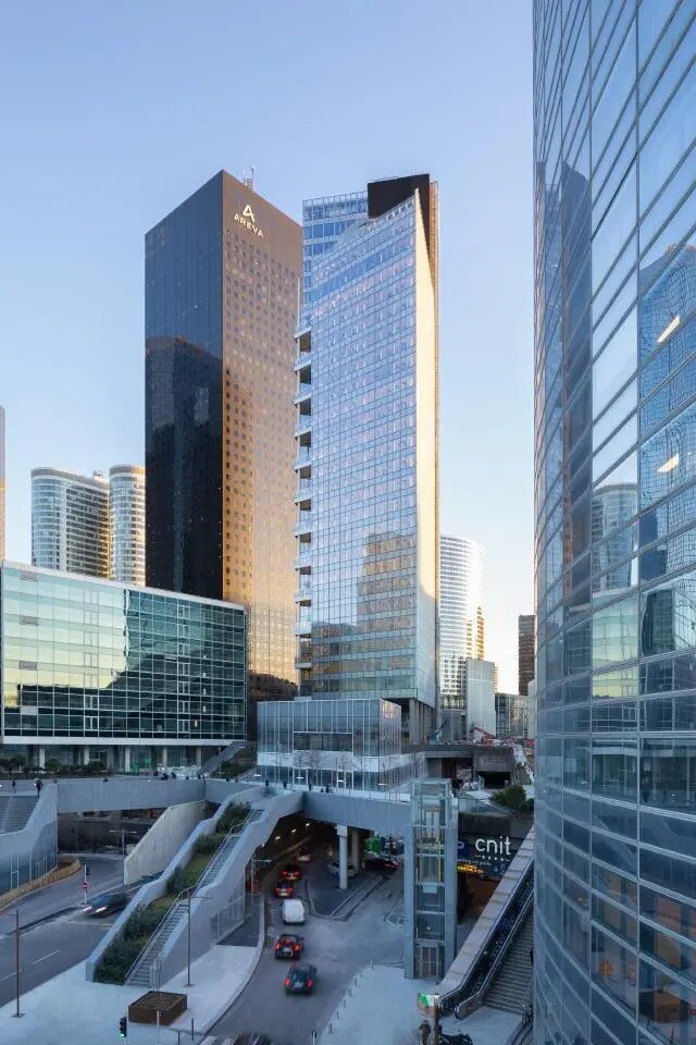 4 Avenue De La Division Leclerc, Courbevoie to rent Building Photo- Image 1 of 23