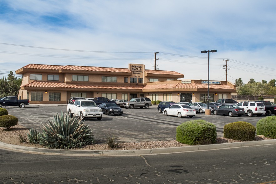 19031 Outer Highway 18, Apple Valley, CA for rent - Primary Photo - Image 2 of 5